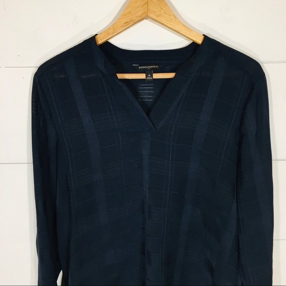 BANANA REPUBLIC Navy Blue Popover Blouse MED EUC - Picture 2 of 4